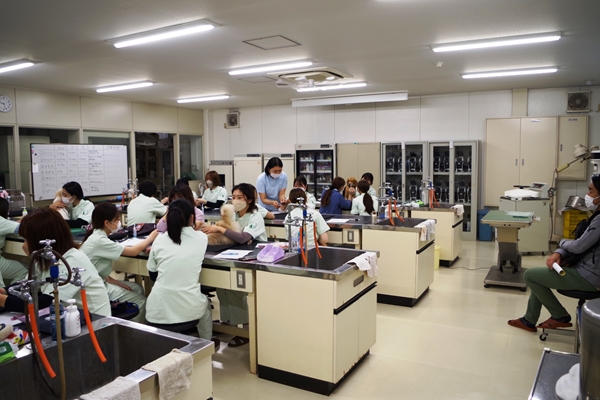 2023年度授業参観_応用生物科学科動物看護コース2年生